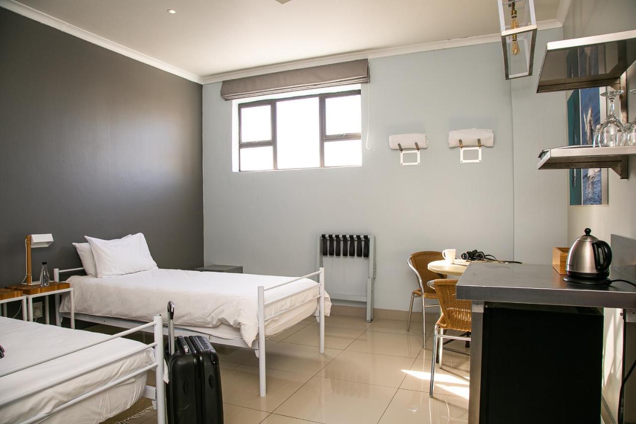 Zzzone Boutique Hostel Hermanus Exterior foto